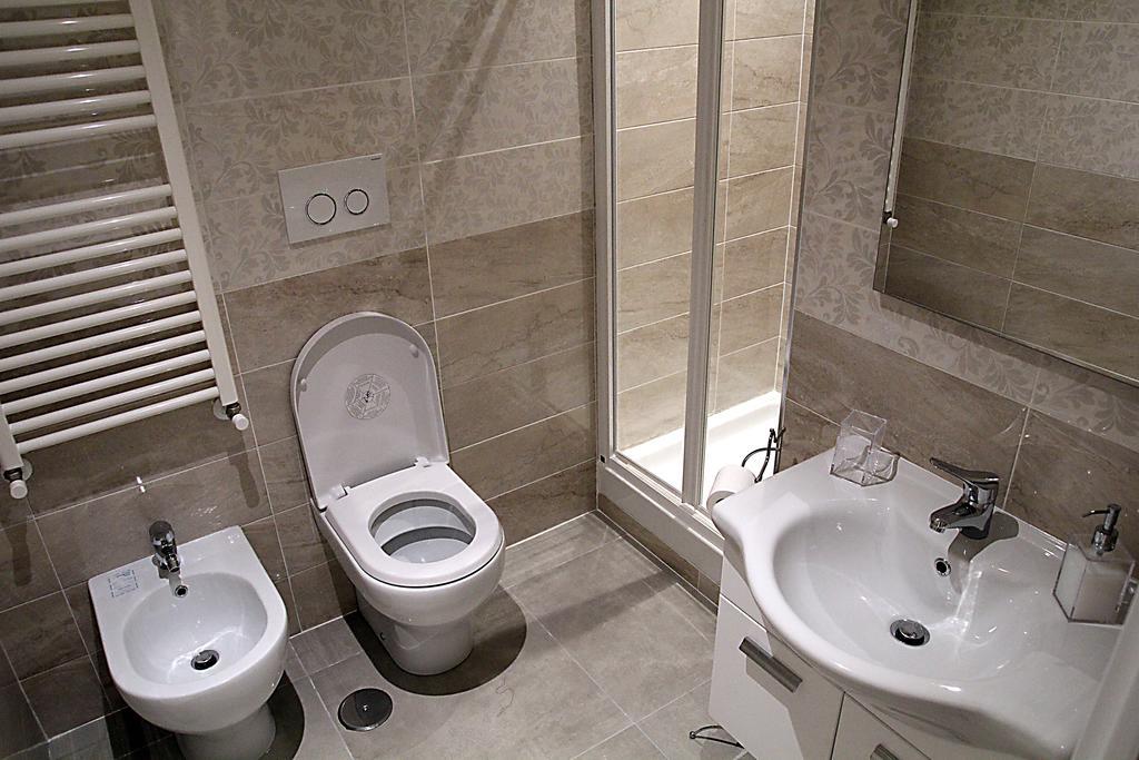 Quattro Stelle Al Porto Guest House Civitavecchia Exterior photo