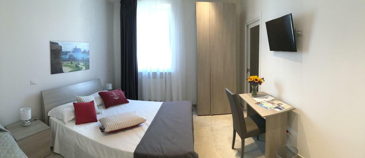 Quattro Stelle Al Porto Guest House Civitavecchia Exterior photo